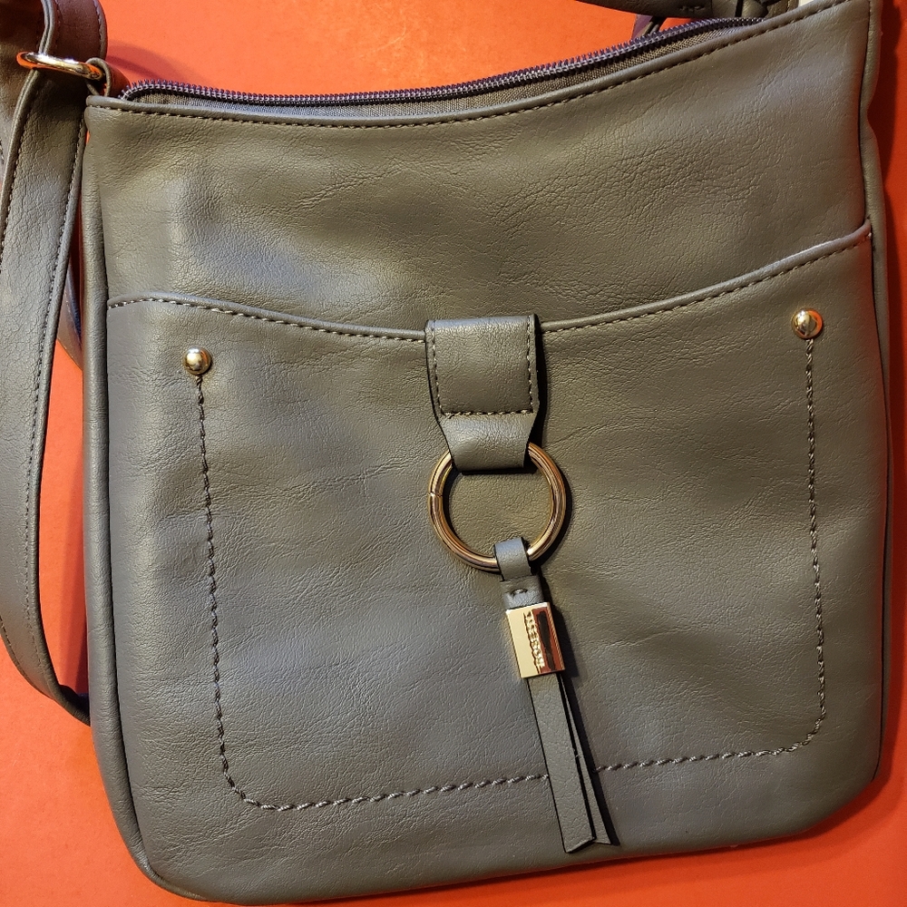 🆕️Gray faux Leather Crossbody Bag